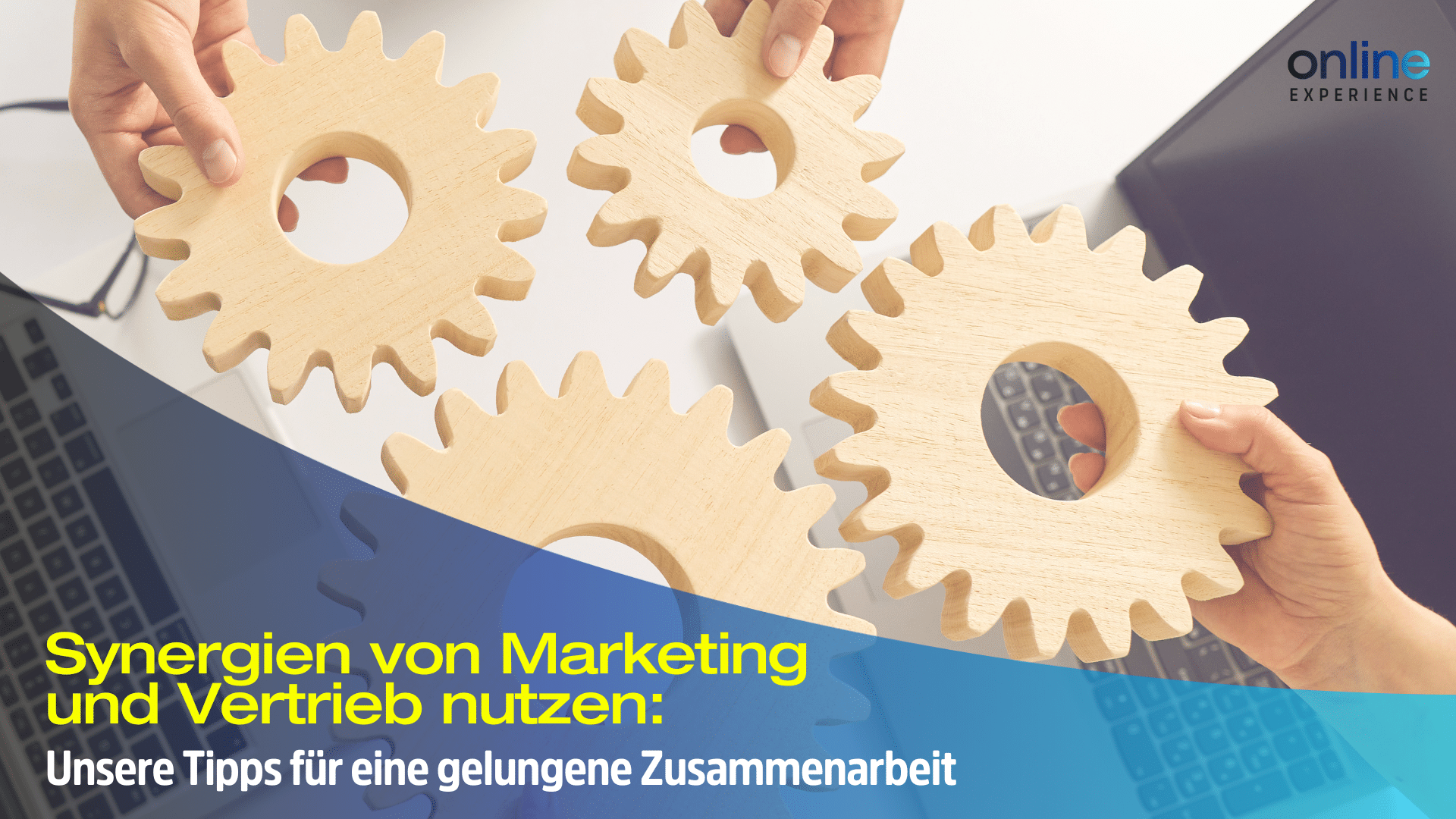 Titelbild Blogartikel Synergien von Marketing und Vertrieb nutzen: Unsere Tipps für eine gelungene Zusammenarbeit